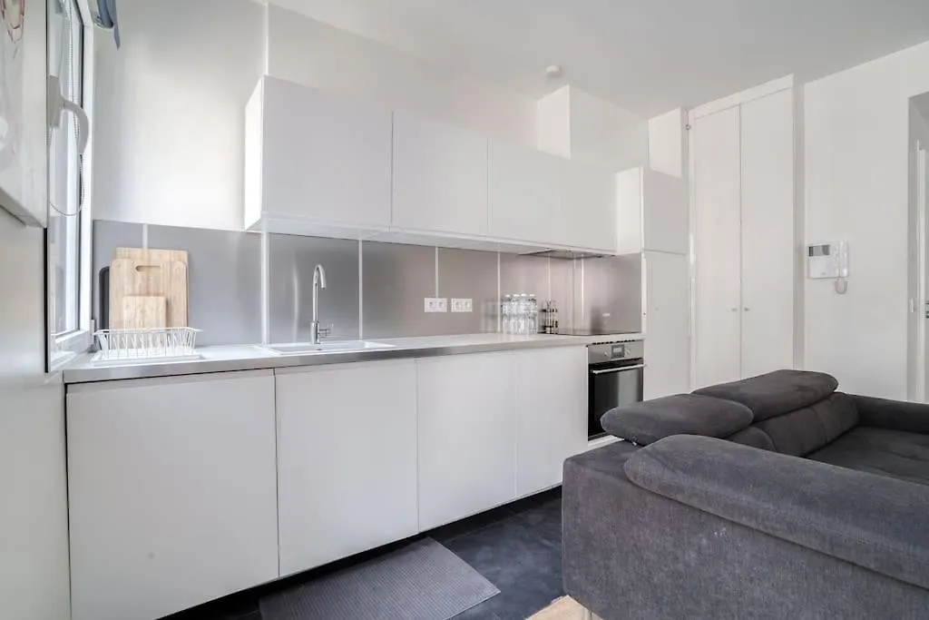 Tour Eiffel - Champs-elysees Apartment *